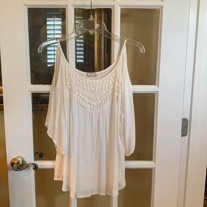 Brand: eyeshadow. Size: XL. Color: white